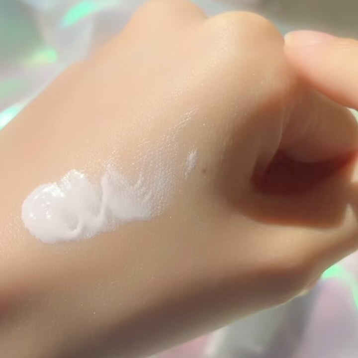 ウォータフルトーンアップサンクリーム/ダルバ/日焼け止めクリームを使ったクチコミ（3枚目）