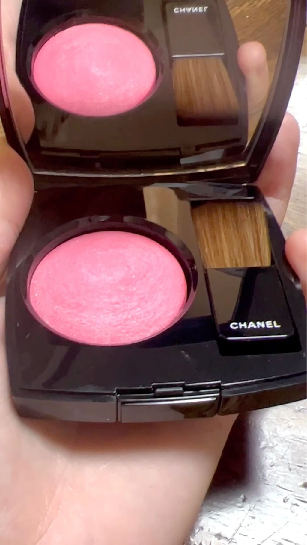 ジュ コントゥラスト/CHANEL/パウダーチークの人気ショート動画