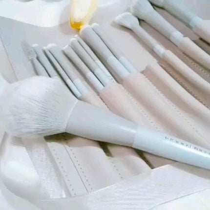 Rownyeon ミントソーダシリーズメイクブラシのクチコミ「Rownyeon
ミントソーダシリーズメイクブラシ
13本ブラシ+収納ポーチ+おまけのブラシク.....」(3枚目)