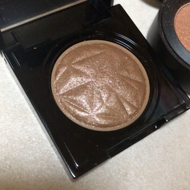 プリズム エアー シャドウ/CLIO/単色アイシャドウの動画クチコミ4つ目