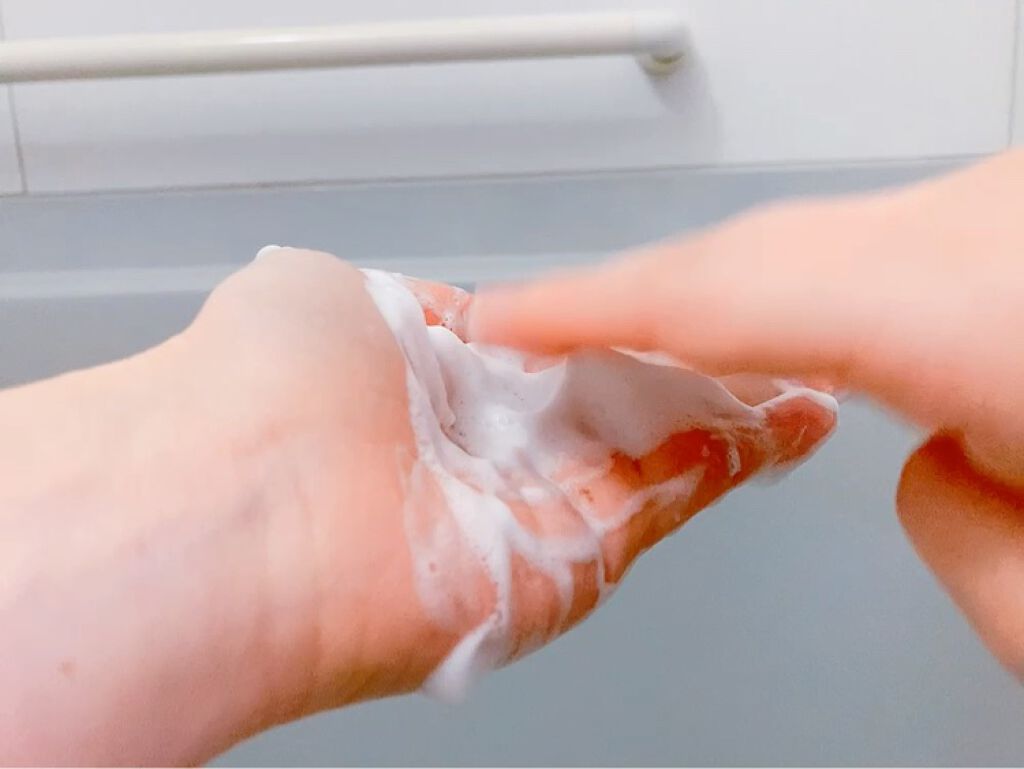 メイクも落とせる洗顔料 つるすべ美肌/ビオレ/ミルククレンジングの動画クチコミ3つ目