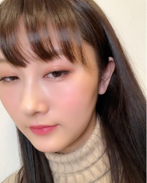 CHANEL ボーム エサンシエル

久しぶりにちゃんと使ったら優秀すぎて感動。🥺
やっぱり大好き！ツヤツヤになります❤︎

調子に乗って、動画撮りました！
このツヤ伝われ〜

調子に乗って、写真まで撮りました！
写真で伝わるかな🤔

