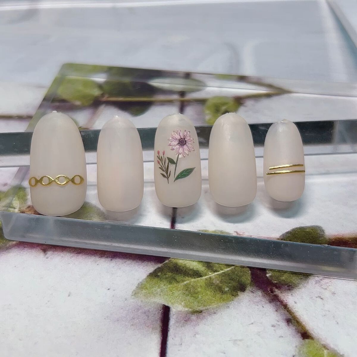 ネイルシール/セリア/ネイルシールの人気ショート動画