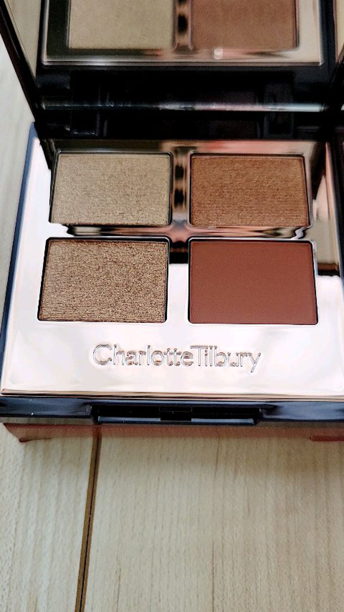 ラグジュアリーパレット／Charlotte Tilburyのショート動画をLIPSで