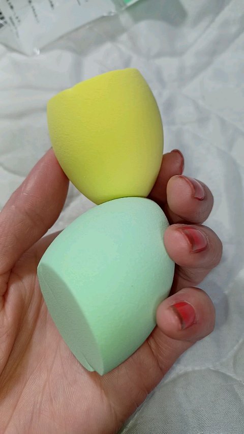 パフ　(炭入り・しずく型)/DAISO/パフ・スポンジの動画クチコミ2つ目