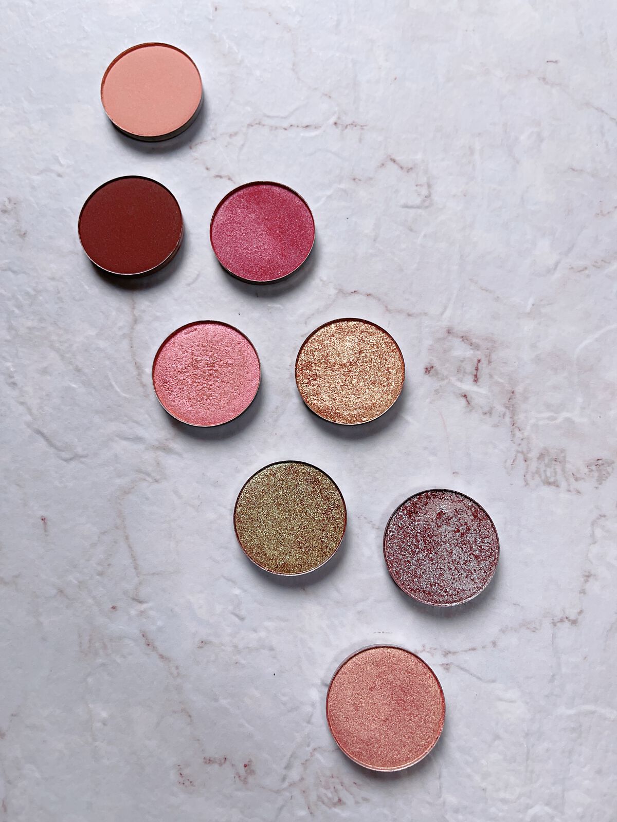 PRESSED SHADOW/ColourPop/単色アイシャドウを使ったクチコミ（1枚目）