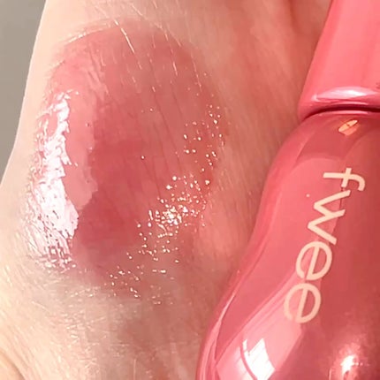 フィー 3Dボリューミンググロス/fwee/リップグロスの動画クチコミ3つ目