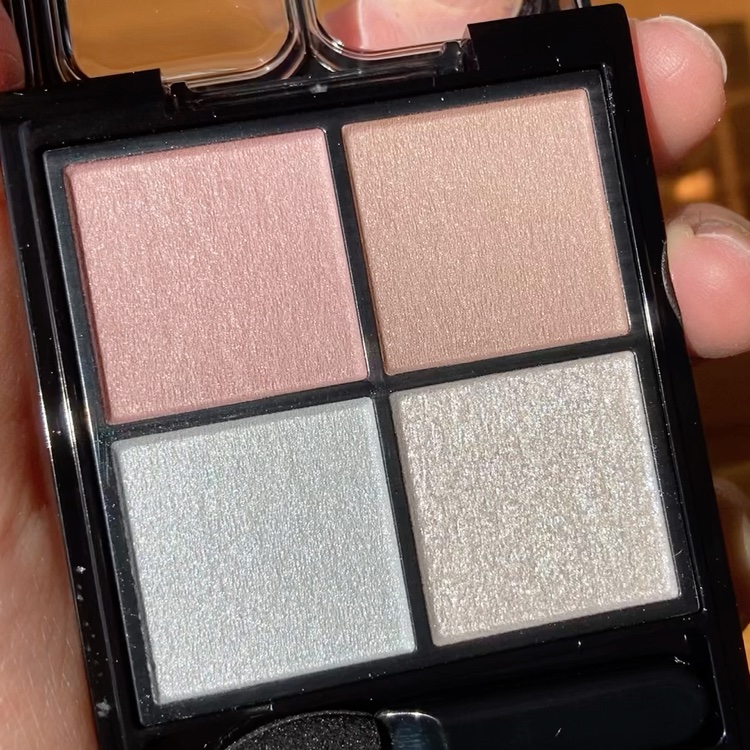 ケイト ポッピングシルエットシャドウ EX-4 コットンブルーポップ(限定)/KATE/アイシャドウパレットを使ったクチコミ（2枚目）