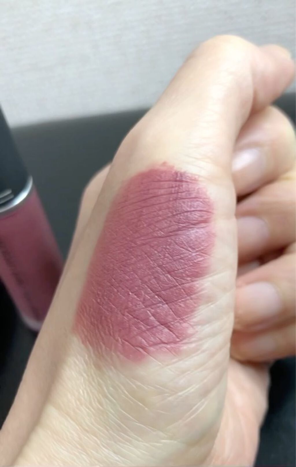 パウダー キス リキッド リップカラー/M・A・C/口紅の動画クチコミ4つ目