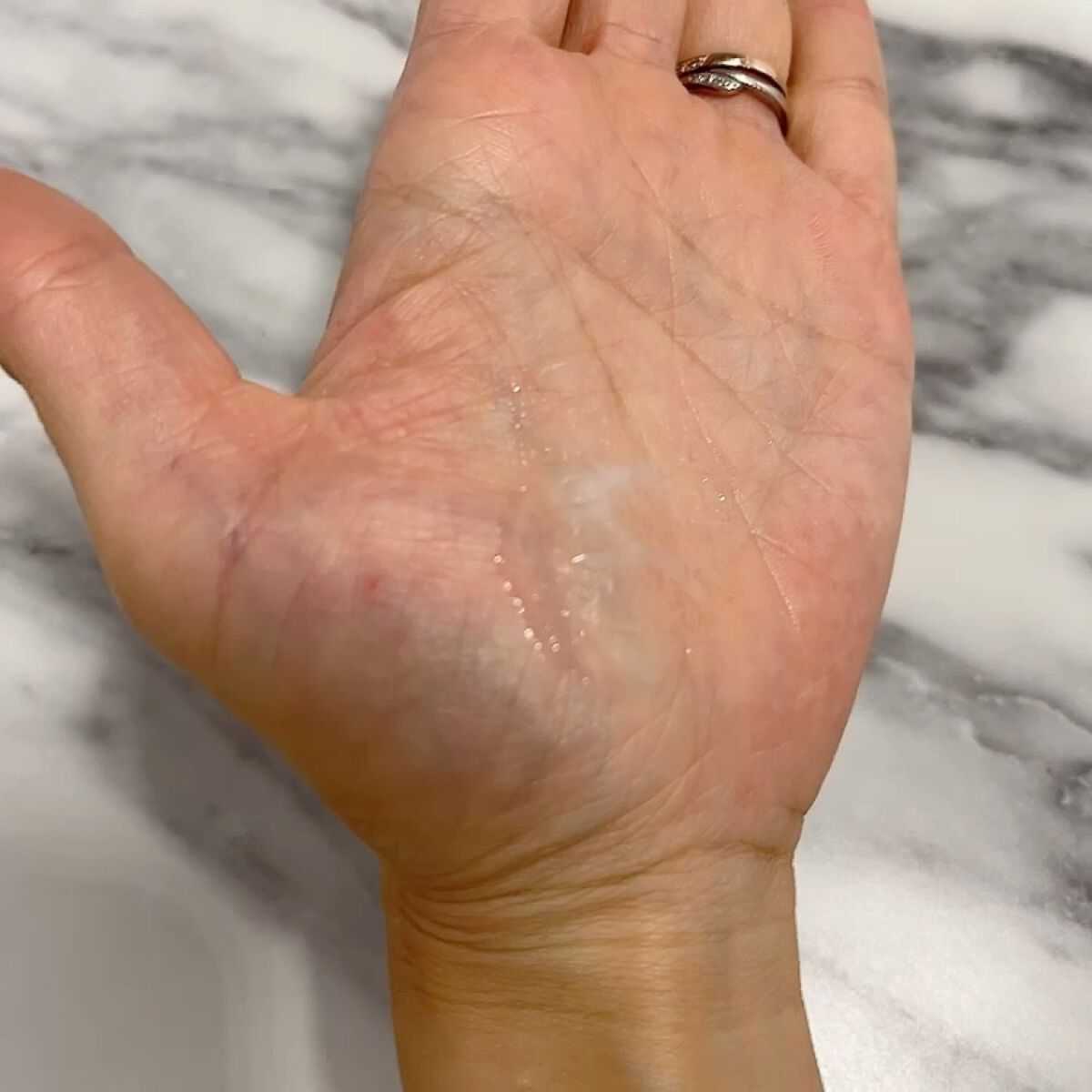 オールインワンジェルNMNヒト幹細胞培養液/NUOV/オールインワン化粧品の動画クチコミ2つ目