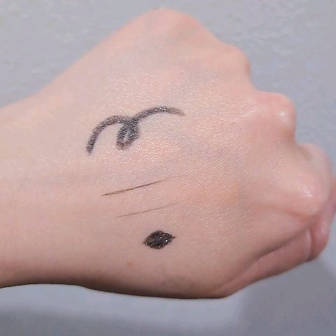 YSL リベレイテッド アイライナー ウォータープルーフ​/YVES SAINT LAURENT BEAUTE/アイライナーの動画クチコミ1つ目