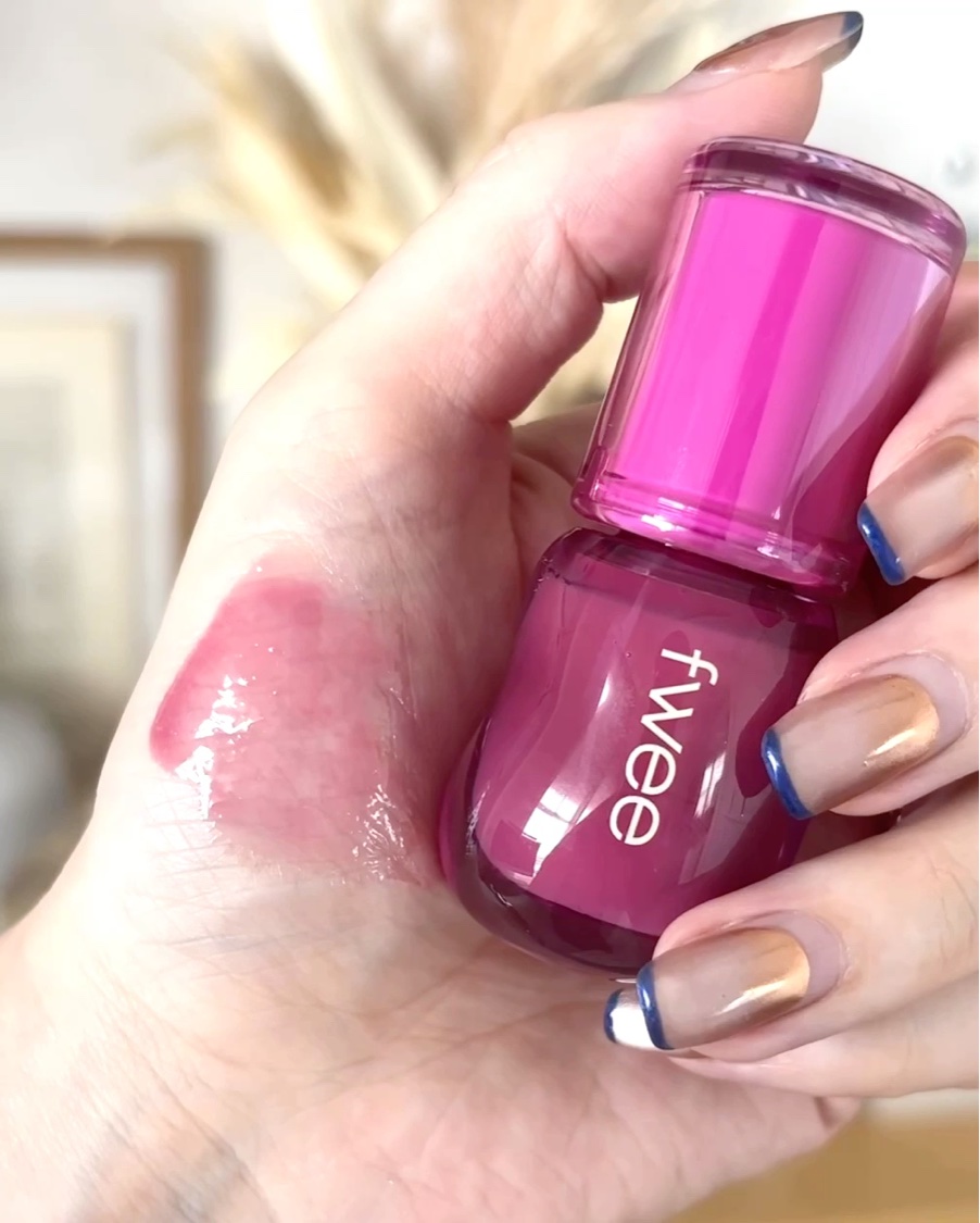 フィー 3Dボリューミンググロス/fwee/リップグロスを使ったクチコミ（2枚目）