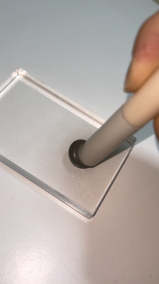 ソフトジェルブラシ/セリア/メイクブラシの人気ショート動画