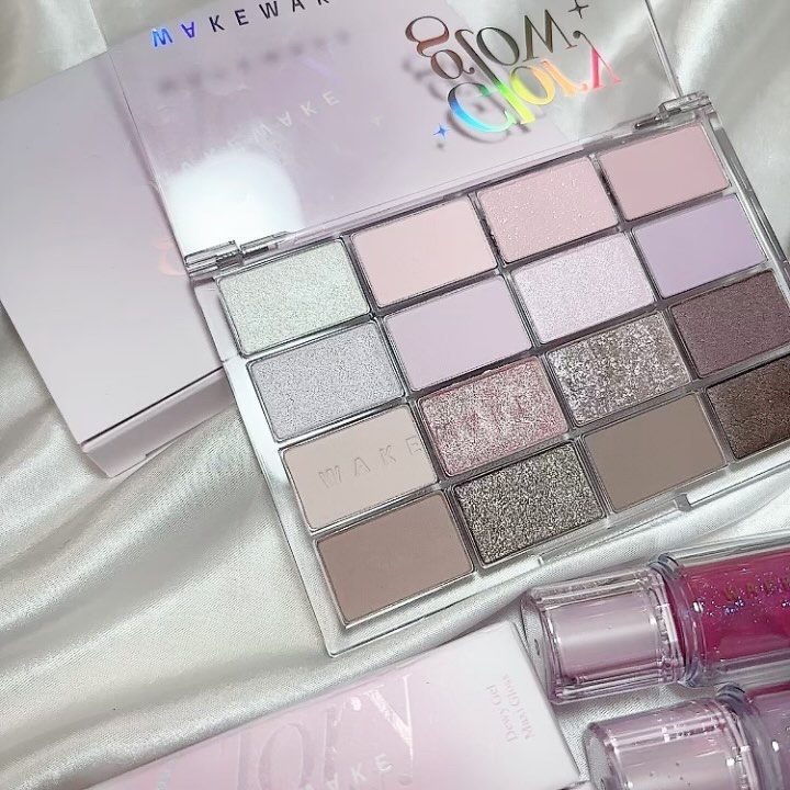 ソフトブラーリングアイパレット/wakemake/アイシャドウパレットを使ったクチコミ（2枚目）