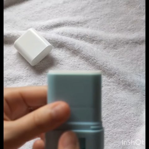 ビューテロンド ビューテロンド Withfam UVスティック ボタニカルハーブの香りのクチコミ「Follow me♡▶ @mmii_skincare

毎日あついね〜☀！！
紫外線対策みんな.....」（3枚目）