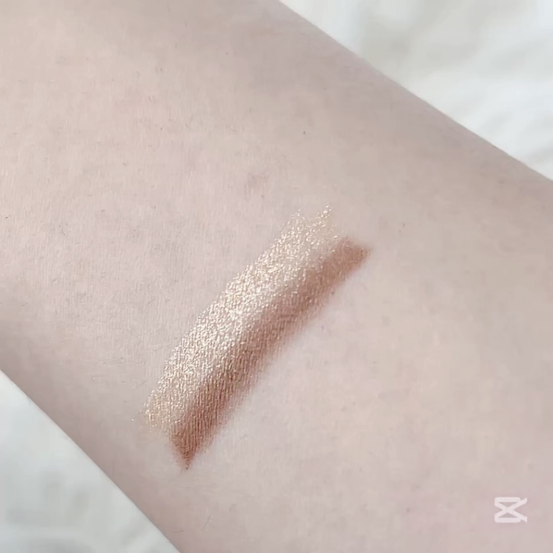 ツートーンシャドウ/MERYTHOD/スティックアイシャドウの動画クチコミ4つ目