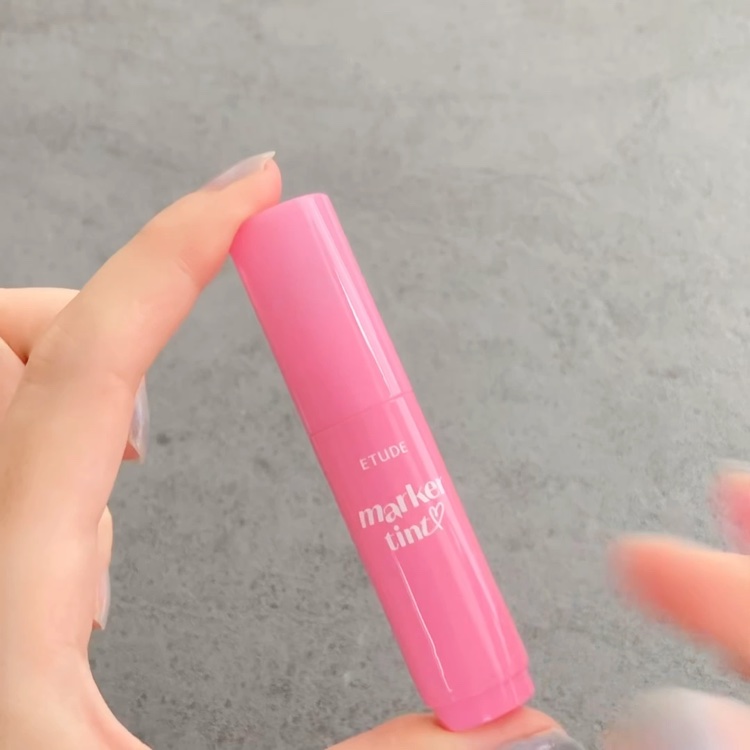 ディアダーリンマーカーティント/ETUDE/リップティントの動画クチコミ1つ目
