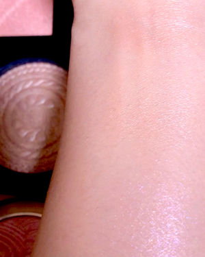 ハイライタークチュール 2 オーローズ（エクストラシマー） /YVES SAINT LAURENT BEAUTE/パウダーハイライトを使ったクチコミ（3枚目）