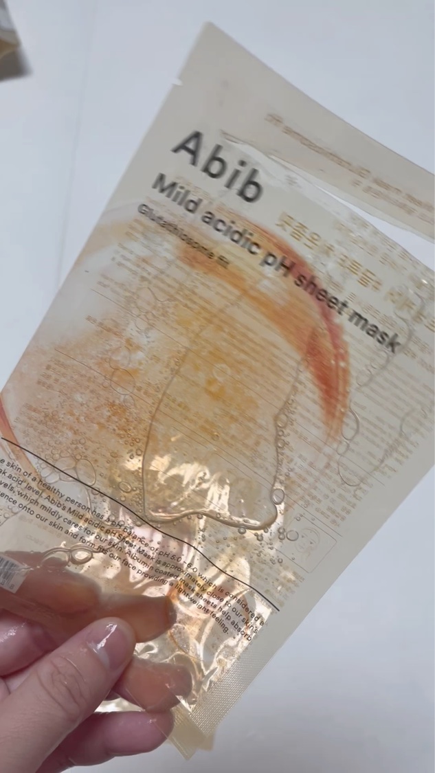 
[弱酸性pHシートマスク グルタチオンソームフィット]
アビブマスクパックは信用のアイテム！
エッセンスたっぷりでパックを撮り剥がすまで瑞々しさが続きます。

いろんなスキンケアが面倒な時は
エッセンスたっぷりのパック一枚で十分！
使い終