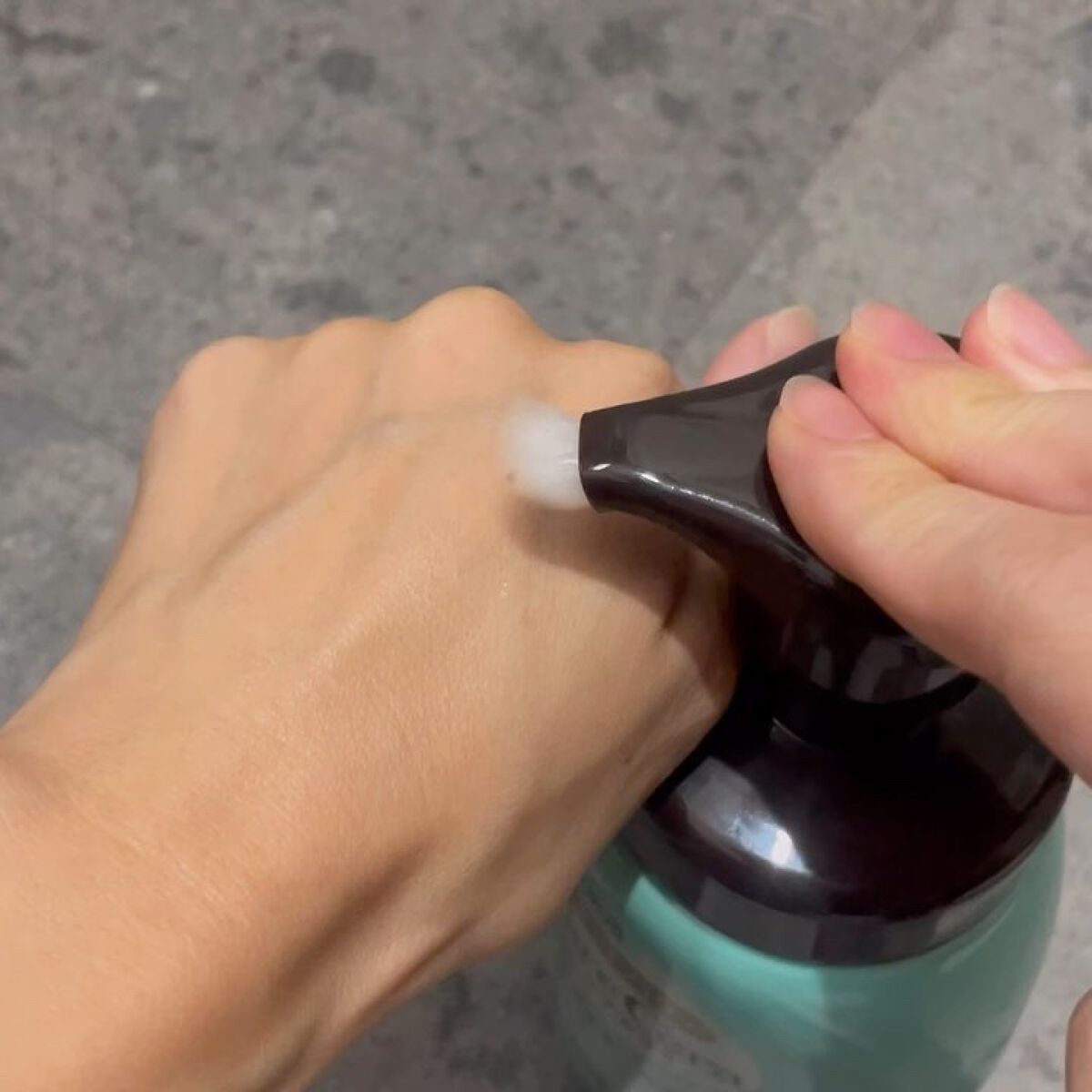 泡の高保湿ボディウォッシュ/ケアセラ/ボディソープの動画クチコミ4つ目