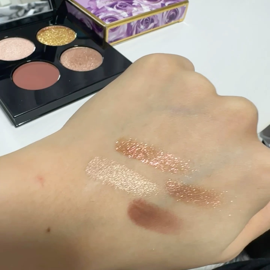 DIVINE ROSE LUXE QUAD/PAT McGRATH LABS/アイシャドウパレットの動画クチコミ3つ目