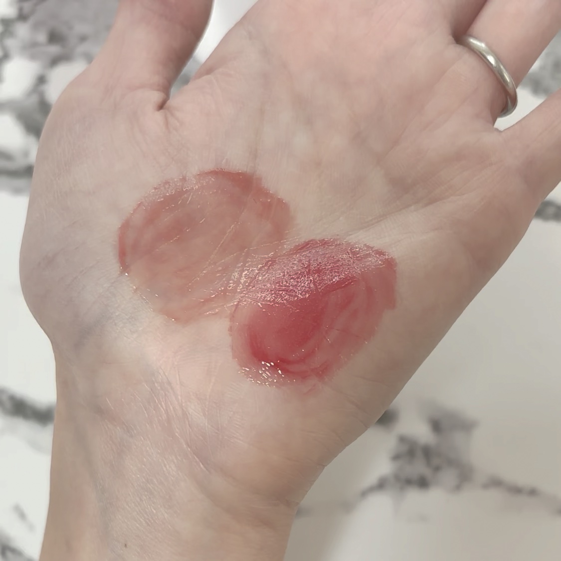 グラッシーボムティント/&nd by rom&nd/リップティントを使ったクチコミ（3枚目）