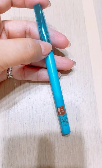 「密着アイライナー」極細クリームペンシル/デジャヴュ/ペンシルアイライナーの人気ショート動画