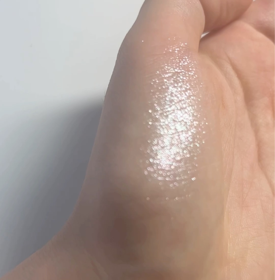 スターダストダイヤモンドハイライトパウダー/PERFECT DIARY/パウダーハイライトを使ったクチコミ（2枚目）