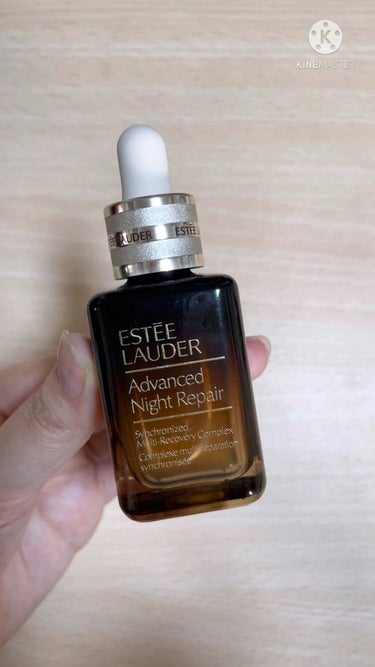 estee lauder
エスティーローダー
アドバンス ナイト リペア SMR コンプレックス

オレンジ色でとろりとしたテクスチャ
ハーブのような、漢方のような香りです
わたしにとっては癒やされるぅ