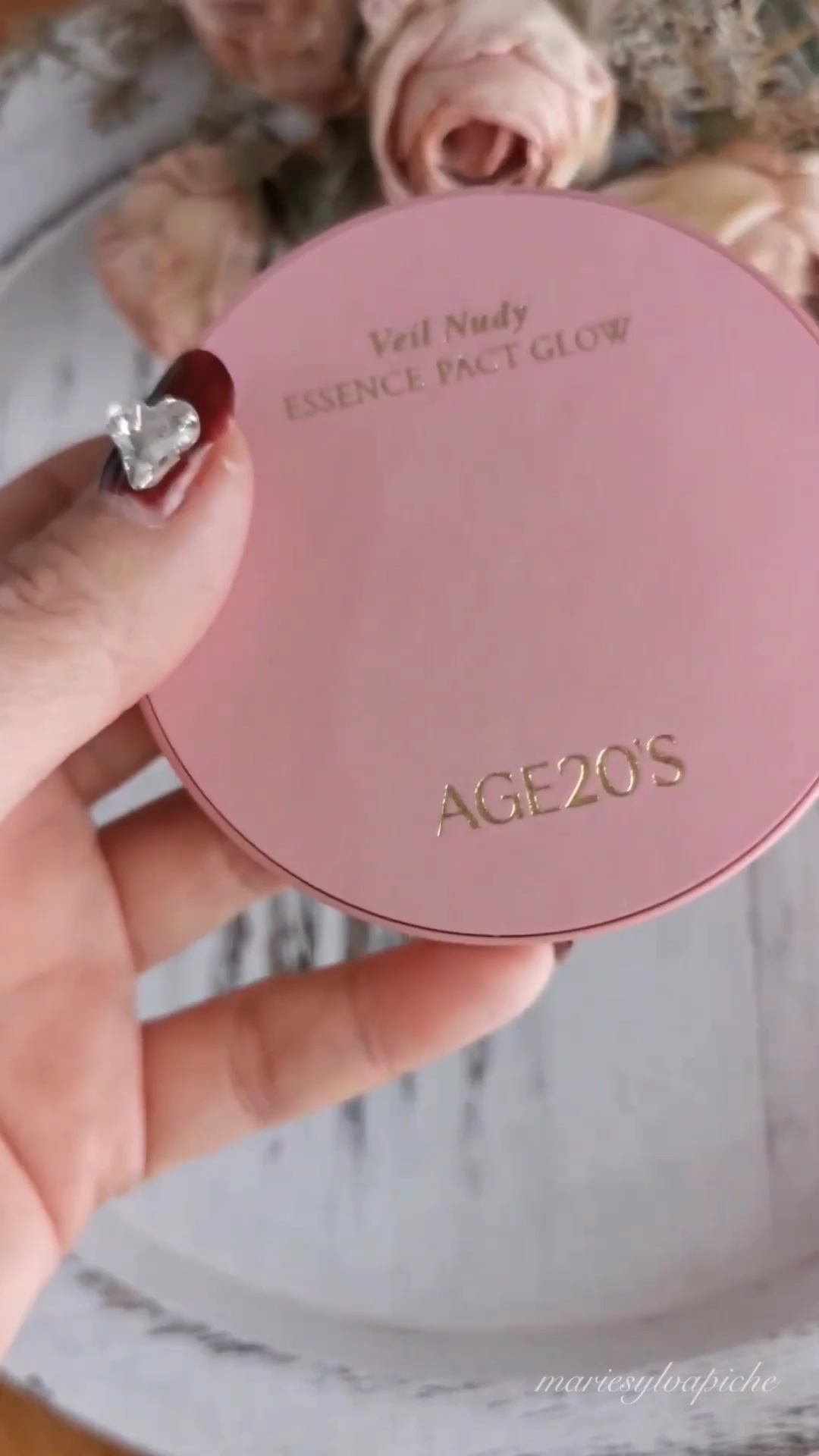 ヴェールヌーディ エッセンスパクトグロウ/AGE20’s/クリーム・エマルジョンファンデーションの動画クチコミ4つ目