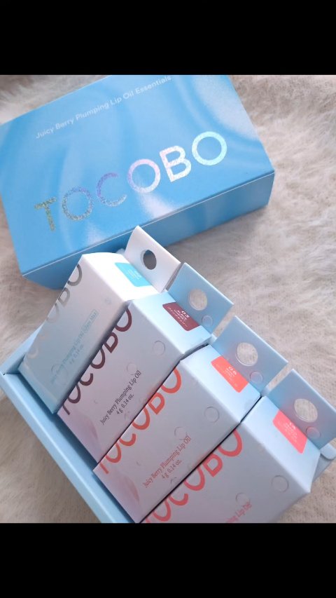 TOCOBO
ジューシーベリープランピングリップオイル
00フローズンベリー
03ブラックチェリー
05ロージーガール
14ピーチネクター

塗布してみると
どれも使いやすい😳

GUCCIのリップグロスに似たピリピリ具合💄