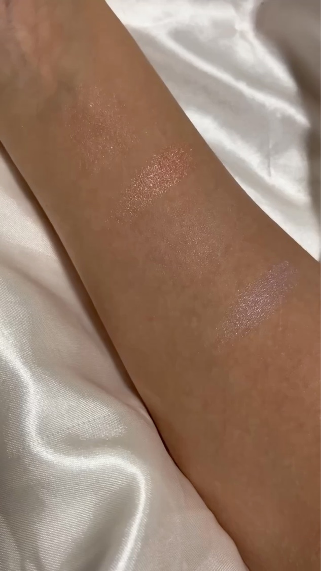 パールグロウニュアンサー/CEZANNE/パウダーハイライトを使ったクチコミ（3枚目）