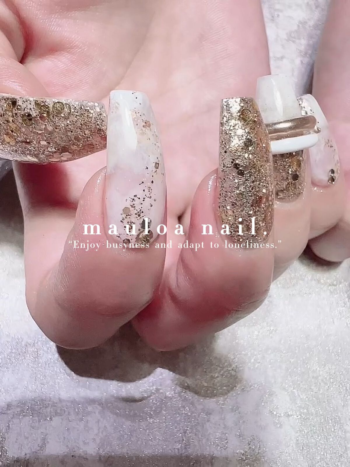 #ネイル,#冬ネイル,#アートネイル,#海ネイル,#ミラーアートネイル,#ニュアンスネイル,#くすみカラーネイル,#サマーネイル,#ジュエリーネイル,#ミラーネイル,#牛柄ネイル,#スタッズネイル,#太陽ネイル,#天王寺ネイル,#シンプルネイル,#タイル柄ネイル,#cow柄ネイルのネイルデザイン