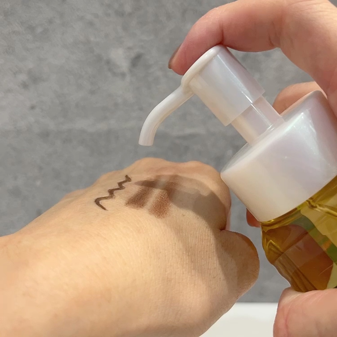 ビオレ ザ クレンズ オイルメイク落とし  金木犀の香り/ビオレ/オイルクレンジングを使ったクチコミ（3枚目）