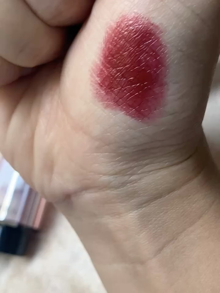 センシュアル ティンティッド シャイン スティック/HERA/口紅の動画クチコミ1つ目