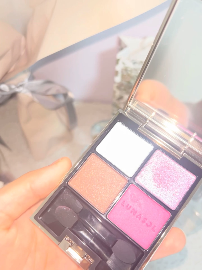 アイカラーレーション 03 Butterfly Wing/LUNASOL/アイシャドウパレットを使ったクチコミ（2枚目）