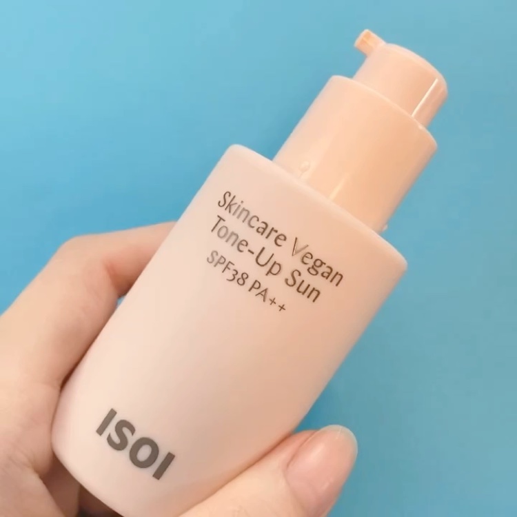 スキンケアヴィーガン トーンアップサンSPF38 PA++/ISOI/日焼け止めミルクの動画クチコミ2つ目