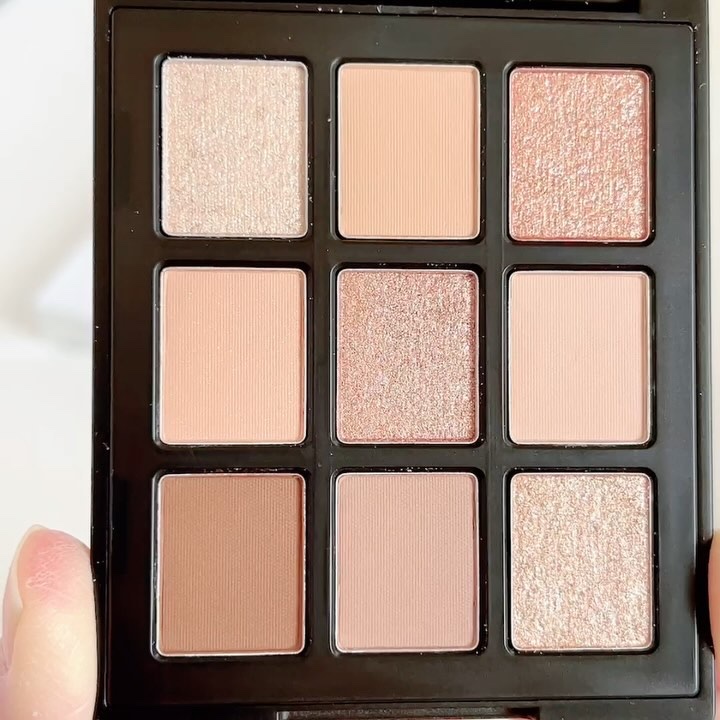 エトワルローズ 9色アイシャドウ 04 オペラ/Étoile Rose/アイシャドウパレットを使ったクチコミ（3枚目）