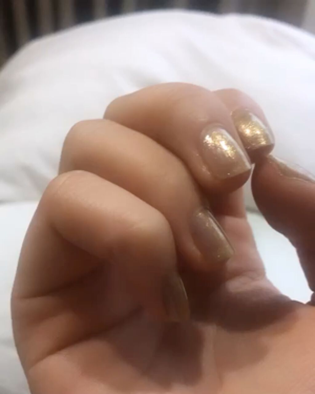  üNT SUN ENVY GEL EFFECT/ünT/マニキュアの動画クチコミ1つ目