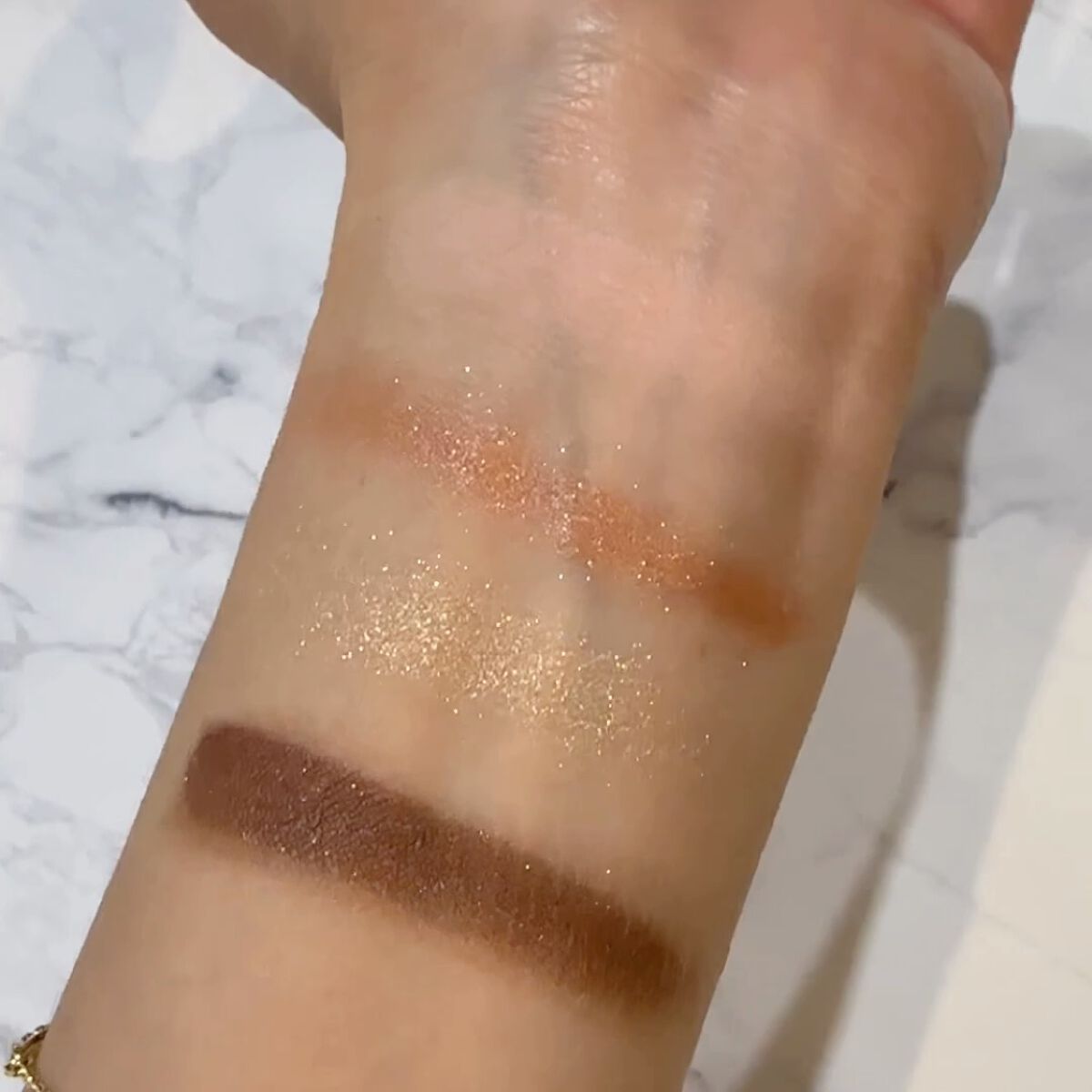 キャビアモイストタッチアイカラー /VOW/アイシャドウパレットの動画クチコミ2つ目