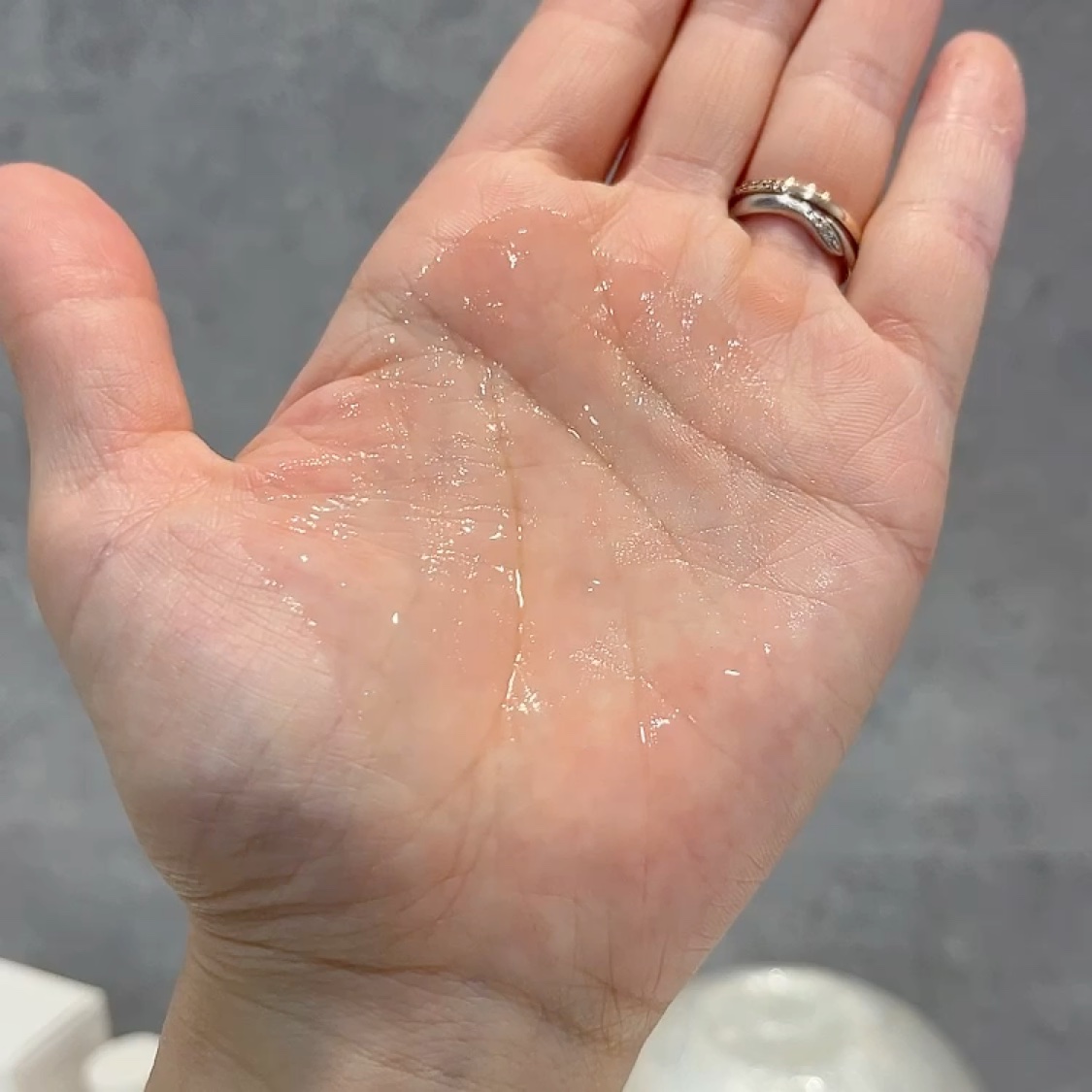 シークレット エッセンス /su:m37°/化粧水の動画クチコミ5つ目