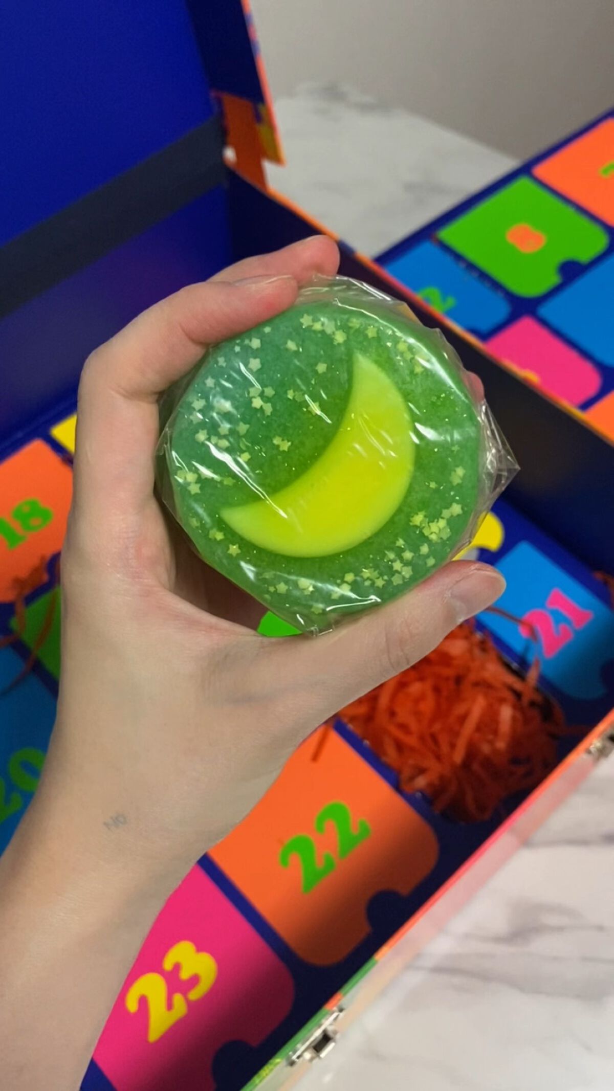 黄金のセレブレイト/ラッシュ/炭酸系入浴剤の動画クチコミ1つ目