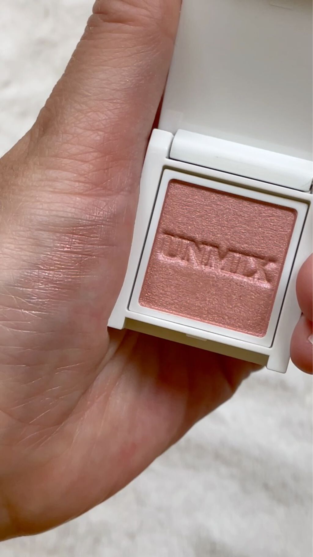 アイリッドニュアンス/UNMIX/単色アイシャドウを使ったクチコミ（3枚目）