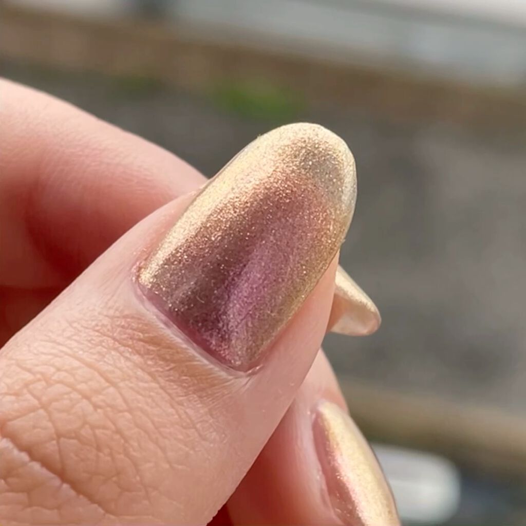 ディオール ヴェルニ＜バーズ オブ ア フェザー＞/Dior/マニキュアを使ったクチコミ（3枚目）