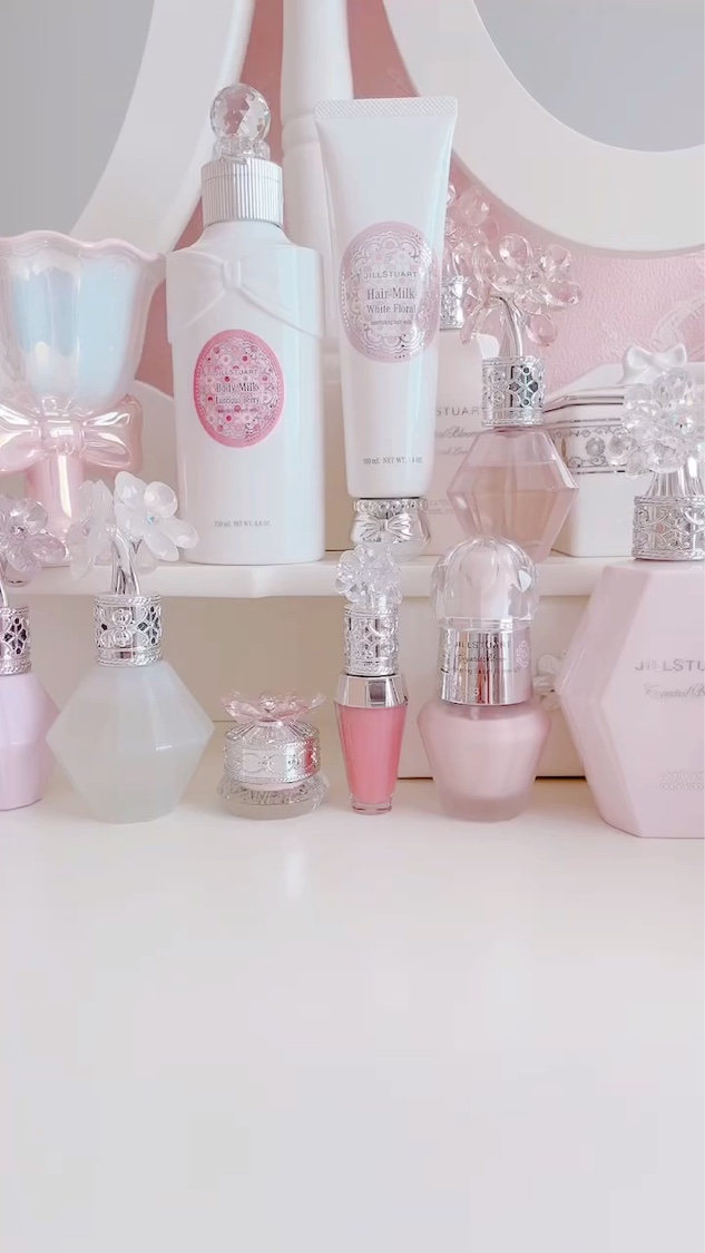 ジルスチュアート ラシャスベリー ボディミルク (ややしっとり) /JILL STUART/ボディミルクの人気ショート動画