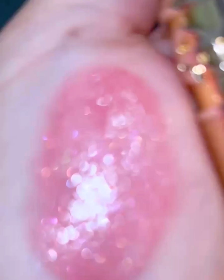 YSL ラブシャイン キャンディグレーズ/YVES SAINT LAURENT BEAUTE/口紅の動画クチコミ3つ目