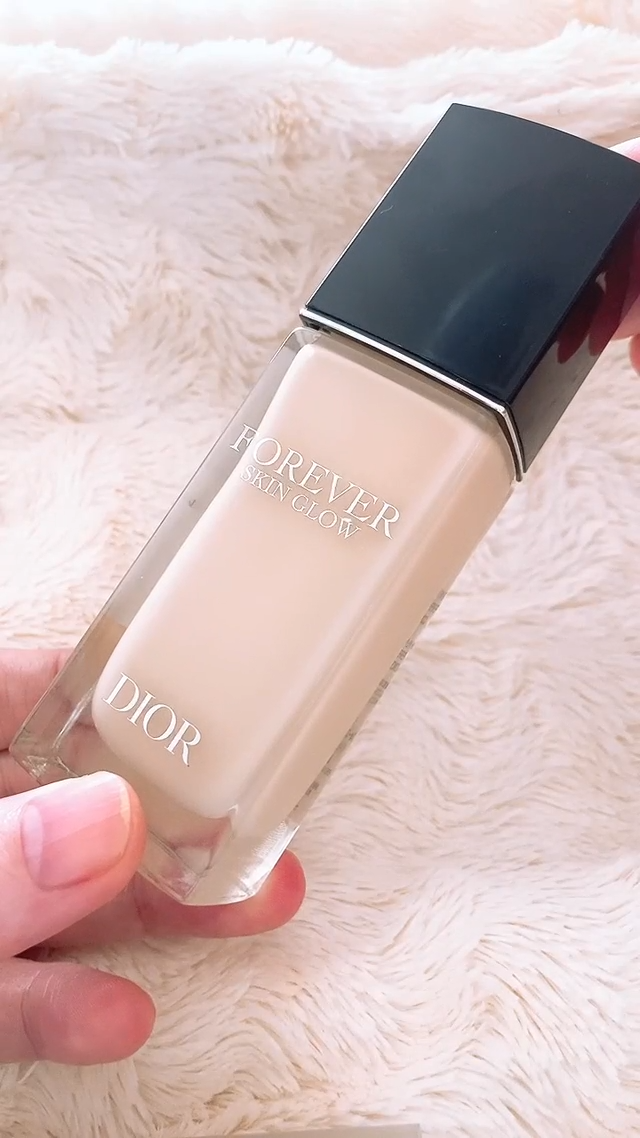 ディオールスキン フォーエヴァー フルイド グロウ/Dior/リキッドファンデーションを使ったクチコミ（1枚目）