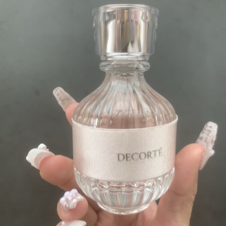キモノ　ユイ　オードトワレ/DECORTÉ/香水(レディース)を使ったクチコミ（3枚目）