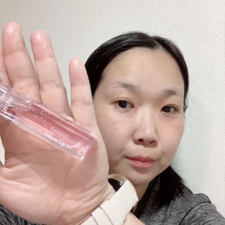 ラビューム ボリュームリップセラム/Luvum/リップグロスを使ったクチコミ（3枚目）