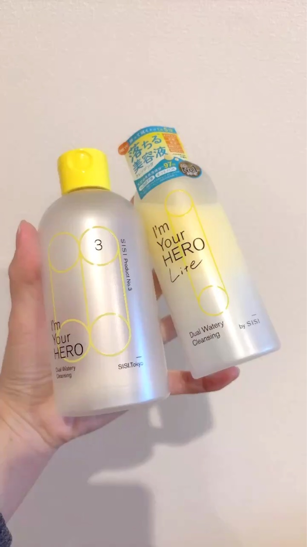 ハマってる❤️
SISIのアイムユアヒーロー✨

マツキヨに、ライトが売ってたので購入💛

これを使った日のメイクノリや乾燥感は違いを感じるから満足😆
黄色は、毛穴やくすみが気になる方💛柑橘系がいい香り🍋

緑やピンクも気になります